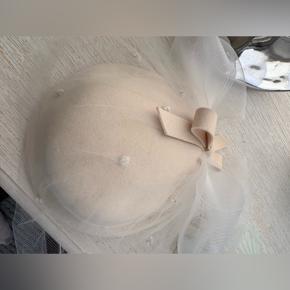 VTG Betmar Ivory Wool Fascinator Mesh Veil Hat - Picture 14 of 14